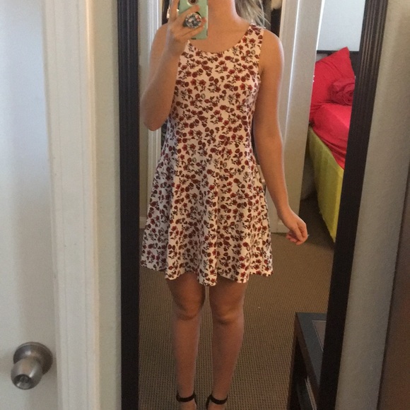 Floral dress - Picture 2 of 3